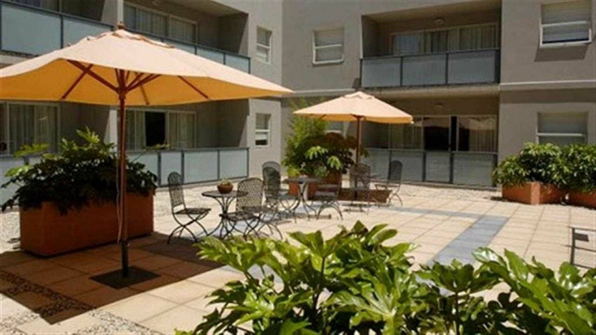 Punthill Burwood Aparthotel Екстериор снимка